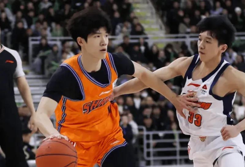 世界杯比赛直播地址-上海两小将打服众人！小偰已胜任主控，马典成可取代刘礼嘉太全面