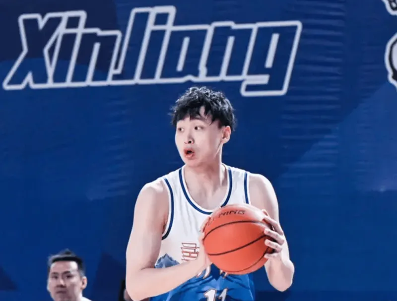 世界杯手机高清观看入口-齐麟出战42分钟,投篮16中10、三分5中3得到25分7篮板2助攻